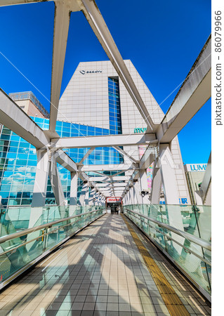 東京新宿站南口街景 86079966