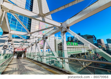 東京新宿站南口街景 86079968