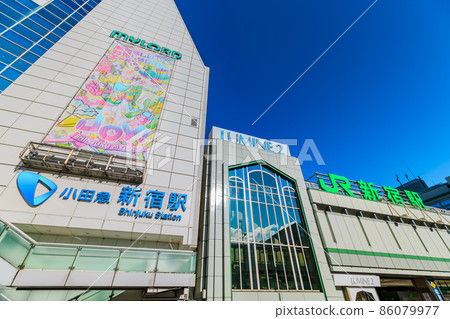 東京新宿站南口街景 86079977