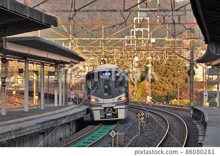 JR West 225系100系L4編隊新車 JR West 225系100系L4編隊新車 86080281
