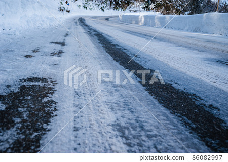 灑滿鹽的雪道 灑滿鹽的雪道 86082997