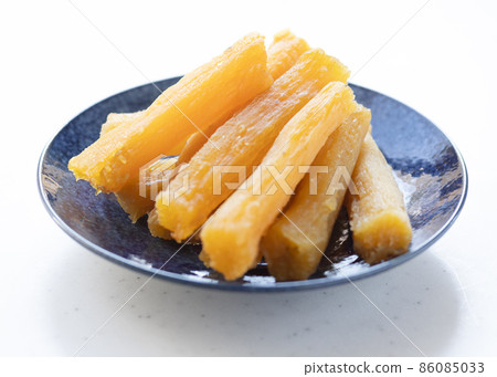 Delicious dried potatoes Delicious dried potatoes 86085033