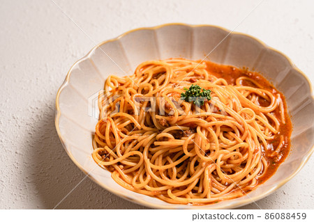 Italian pasta bolognese 86088459