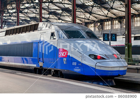 TGV Atlantique at Gare de Lyon in Paris 86088900