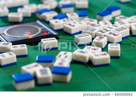 Electric mahjong table and mahjong tiles Electric mahjong table and mahjong tiles 86089062