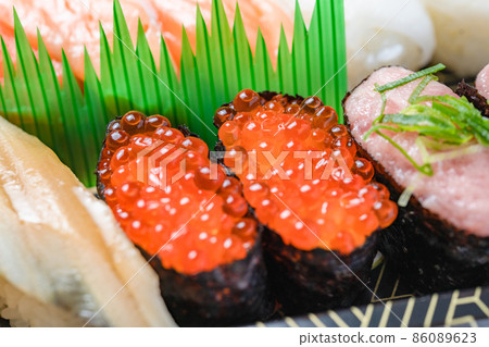 Salmon roe warship Salmon roe warship 86089623