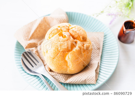 Western confectionery cream puff 86090729