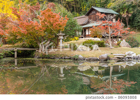 岡山縣指定名勝，與岡山的後樂園、津山的書樂園並列 86093808