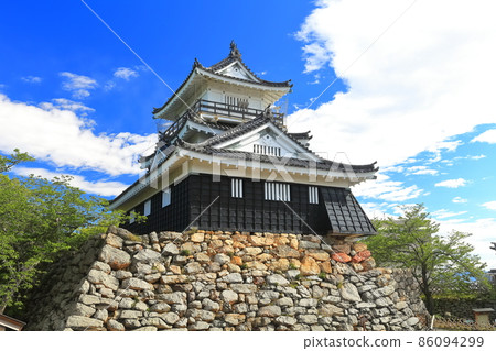 [Shizuoka] Hamamatsu Castle with fresh greenery 86094299