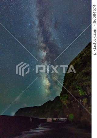 [星空]八丈島海岸 86094674