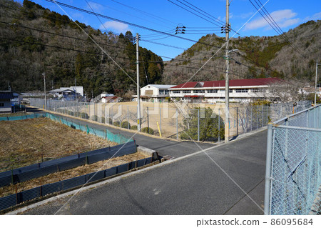 Kibichuo Municipal Shimotakeso Elementary School 5 Kibichuo Town, Kaga District, Okayama Prefecture 86095684