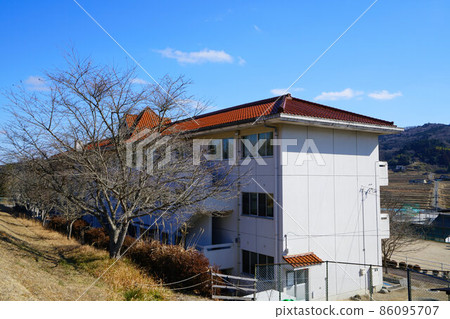 岡山縣加賀區吉備中央町上武莊小學7 86095707