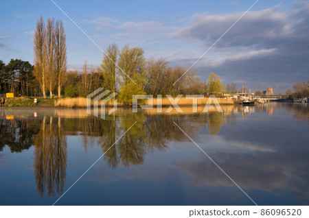 Beautiful morning at the river Wantij near Dordrecht Beautiful morning at the river Wantij near Dordrecht 86096520