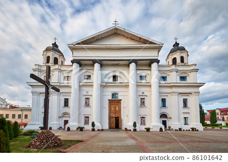 Old ancient catholic St Stanislaus Church, Mogilev, Belarus. 86101642