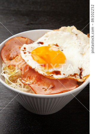 火腿雞蛋碗 86102252