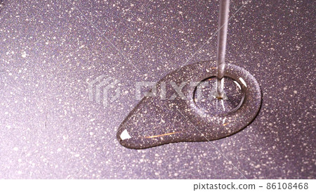 Oil in frying pan Oil in frying pan 86108468