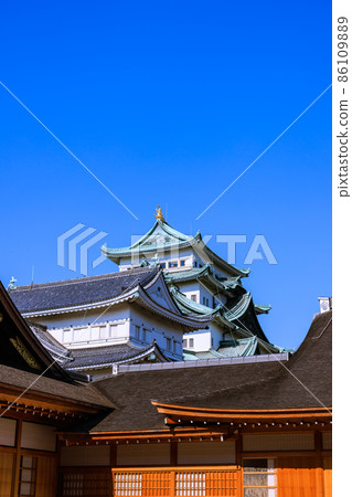 Nagoya Castle castle tower and Honmaru Palace in the morning, Nagoya City, Aichi Prefecture Nagoya Castle castle tower and Honmaru Palace in the morning, Nagoya City, Aichi Prefecture 86109889