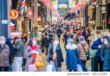日本東京城市景觀全國首次超過50,000人......東京連續4天超過10,000人......淺草新仲見世很多人= 22天 日本東京城市景觀全國首次超過50,000人......東京連續4天超過10,000人......淺草新仲見世很多人= 22天 86112382