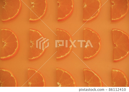 半片橘子排在一邊 半片橘子排在一邊 86112410