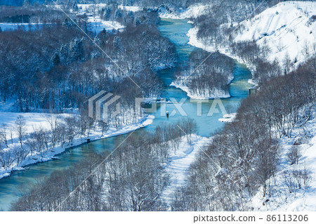 Yubari River in winter Yubari River in winter 86113206