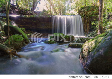 Waterfall at Phu Kradueng national park, Loei Thailand, beautiful landscape of waterfalls in rainforest 86114087