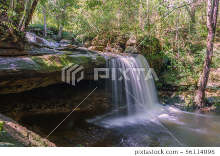Waterfall at Phu Kradueng national park, Loei Thailand, beautiful landscape of waterfalls in rainforest 86114098