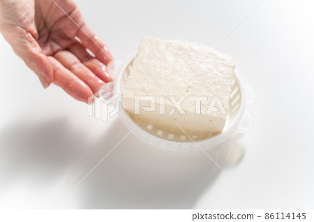 Drainer container for tofu 86114145