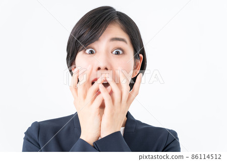 年輕的商界女強人 86114512