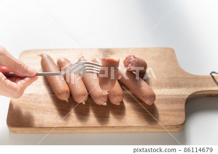Break the pork sausage Break the pork sausage 86114679