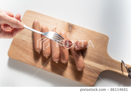 Break the pork sausage 86114681