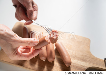 Break the pork sausage 86114682