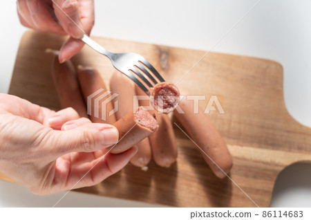 Break the pork sausage 86114683