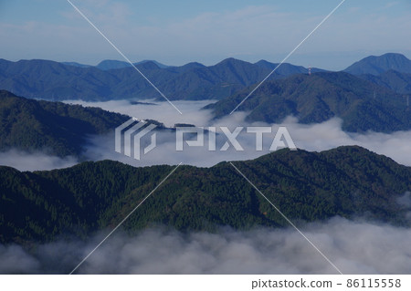Lower clouds over Ikeda-cho View from Mt. Heko Ikeda-cho, Imadate-gun, Fukui Prefecture Lower clouds over Ikeda-cho View from Mt. Heko Ikeda-cho, Imadate-gun, Fukui Prefecture 86115558