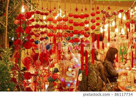 中國春節，傳統飾品，攤販，春聯，中国の旧正月、伝統的な装飾品、ベンダー、二行連句、couplets, 86117734