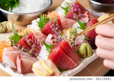 生魚片服務拼盤 生魚片服務拼盤 86118981
