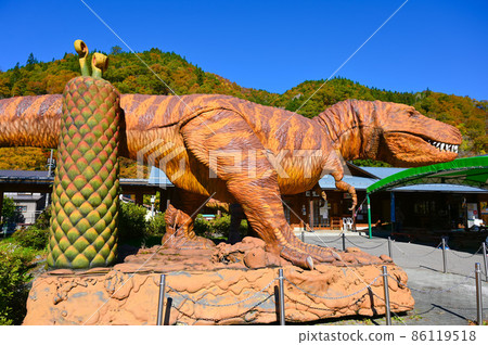 Parent and child Tyrannosaurus Road Station Kuzuryu Ono City Parent and child Tyrannosaurus Road Station Kuzuryu Ono City 86119518