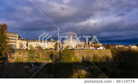 View of Luxembourg old town, UNESCO World Heritage Site, with the ancient city wall 86119774