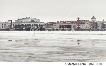Saint Petersburg, old Stock Exchange building. St.Petersburg Saint Petersburg, old Stock Exchange building. St.Petersburg 86120409
