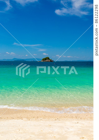 Koh Khai Nai, the cat island, in Phuket Province, Thailand 86122298