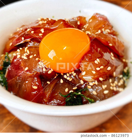 Izu Oshima's tortoiseshell bowl Izu Oshima's tortoiseshell bowl 86123973