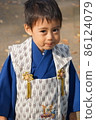 A 3-year-old boy who visits Shichigosan 86124079