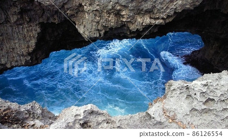 Okinoerabujima Fucha (squirting cave) 86126554