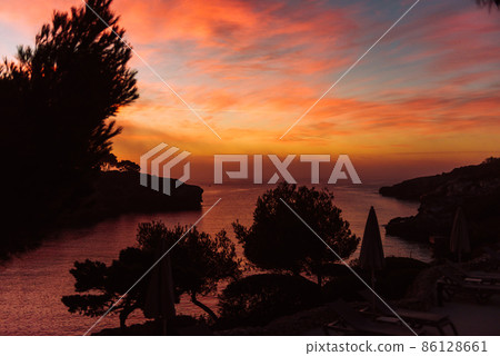 Sunrise Over the Sea 86128661