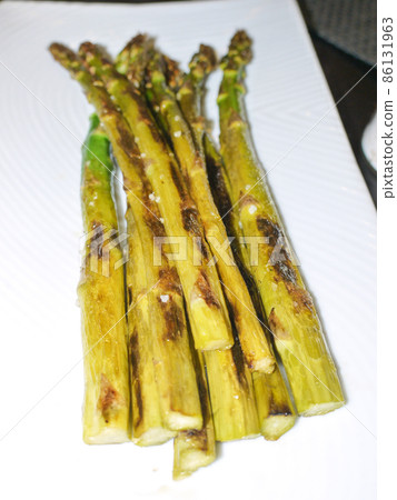烤蘆筍，西班牙阿蘭胡埃斯的特產 86131963