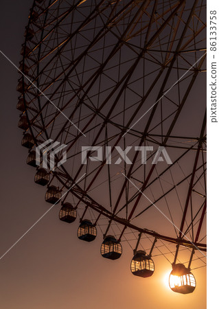 "Tokyo" sunset and Ferris wheel 86133758