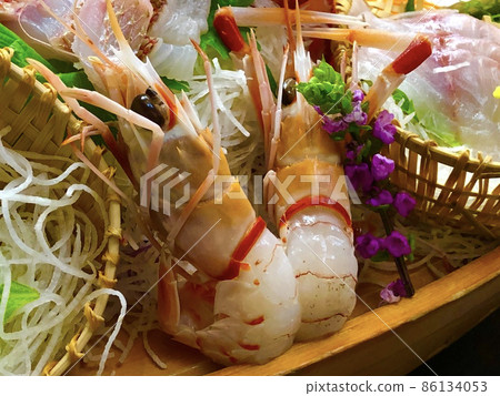 Sashimi of scampi eaten at a guest house in Nishiizu 86134053