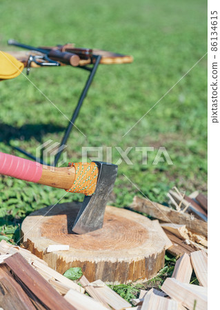 劈木架和劈木斧 劈木架和劈木斧 86134615