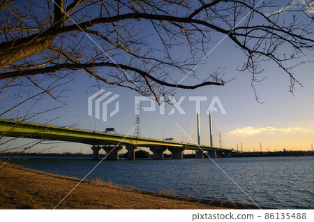 Aya Lake at dusk, Sakitama Bridge Aya Lake at dusk, Sakitama Bridge 86135488