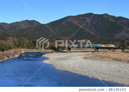 Tarumi鐵路穿越新河 86136142