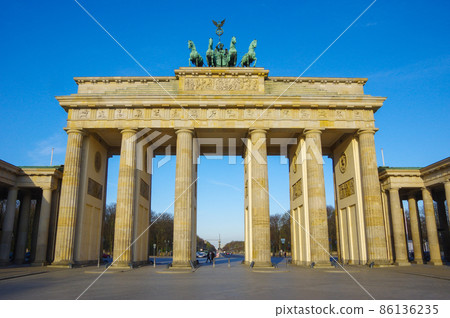 Brandinburger Gate in Berlin 86136235